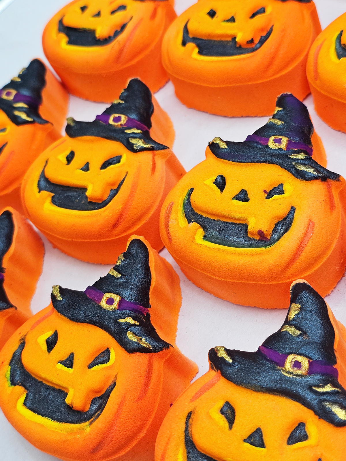 Hocus Pocus Pumpkin Bath Bomb