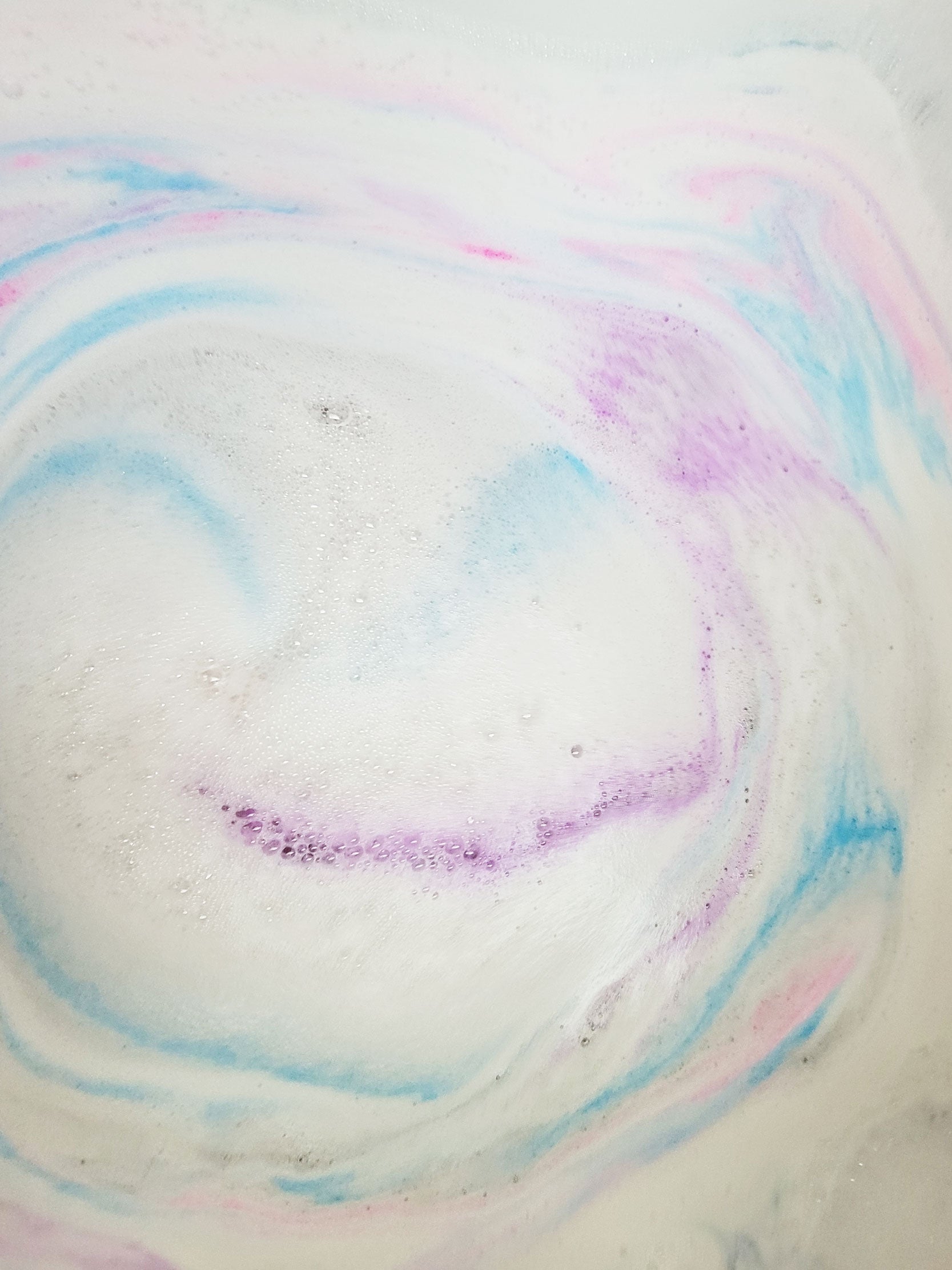 Daydreaming Clouds Bath Bomb – Yours Truly Bath Co